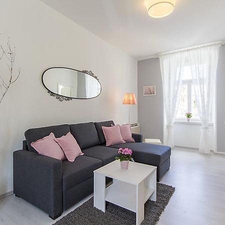 Center Apartment Tina Pula Luaran gambar