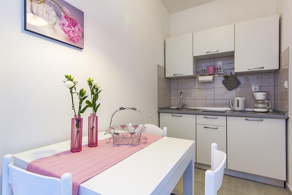 Center Apartment Tina Pula Luaran gambar