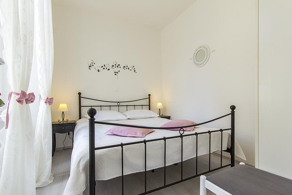 Center Apartment Tina Pula Luaran gambar